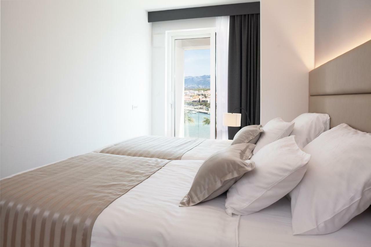Kaneo Beach Hotel Новаля Екстериор снимка