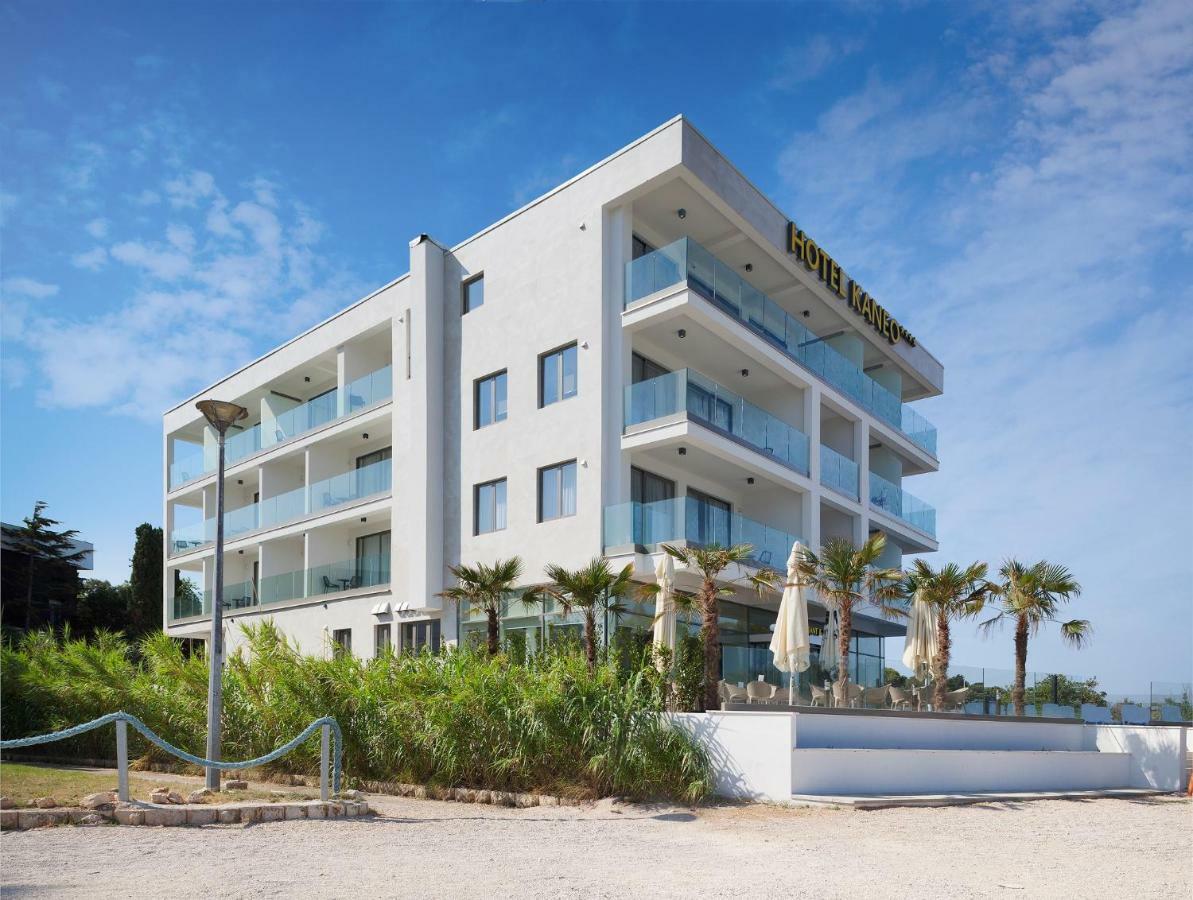 Kaneo Beach Hotel Новаля Екстериор снимка